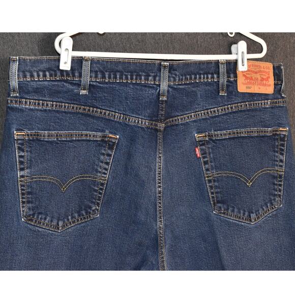 Lot of 2 Levi's 550 Relaxed Fit Men's 44x29 Distressed Denim Jeans Dark & Light - Picture 5 of 14